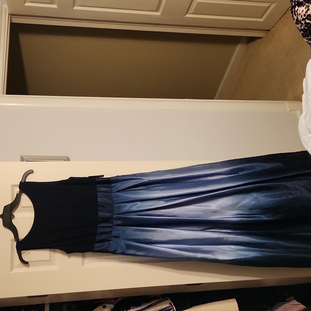 SLNY size 8 blue formal dress